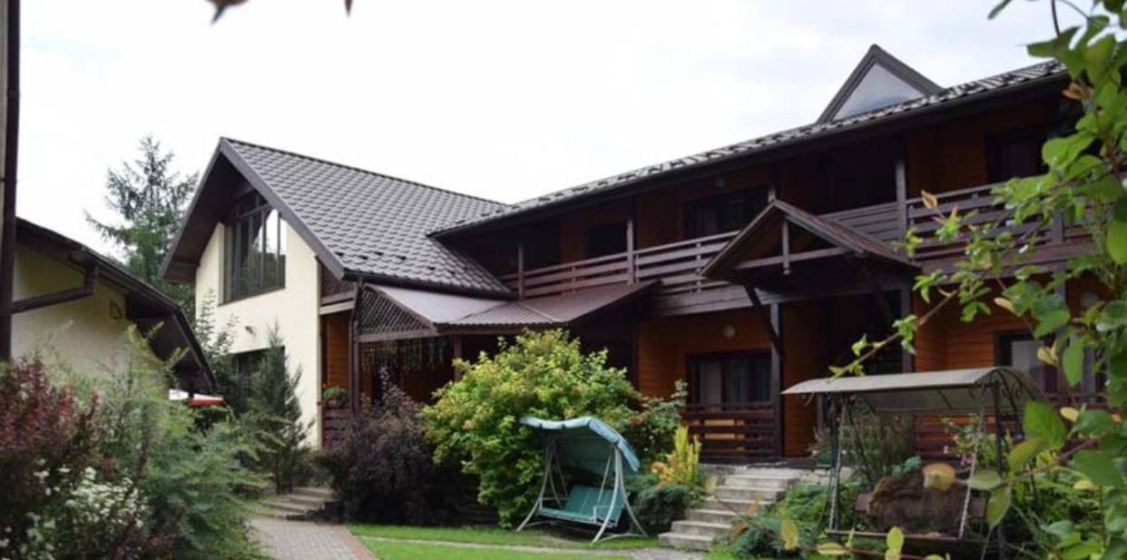 Central Courtyard Slavske Exterior foto