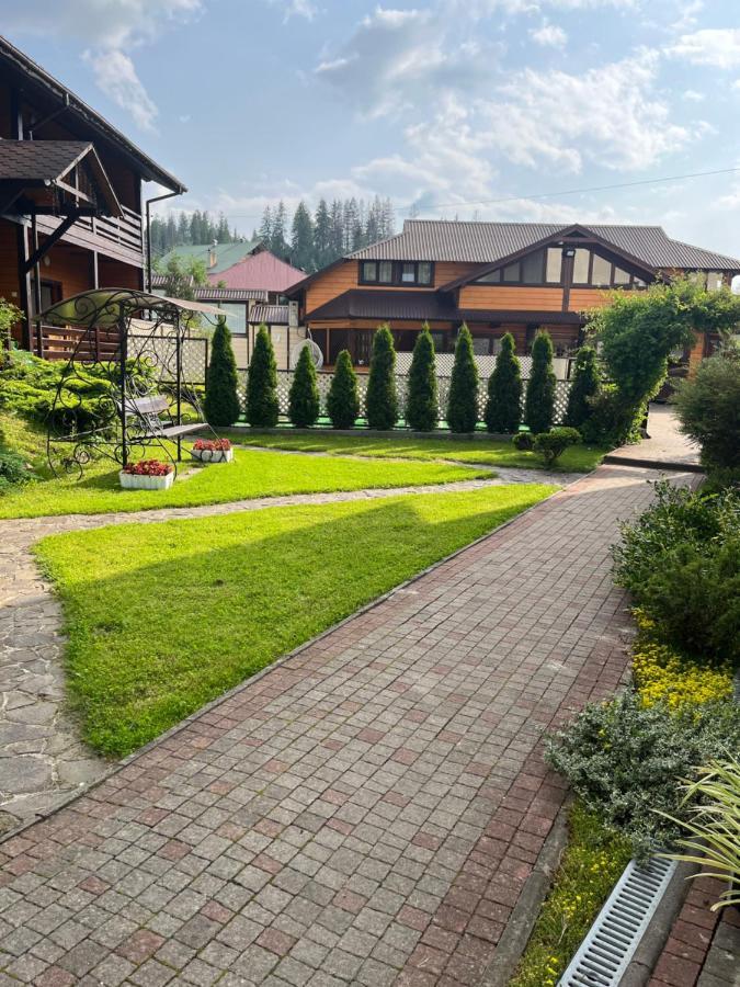 Central Courtyard Slavske Exterior foto