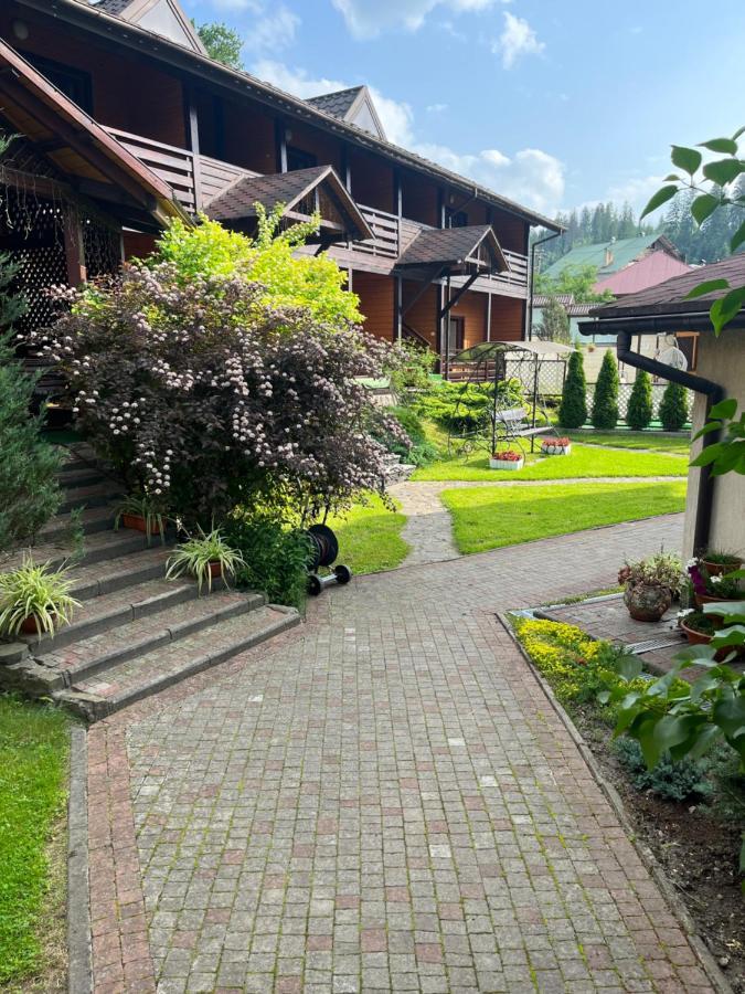 Central Courtyard Slavske Exterior foto